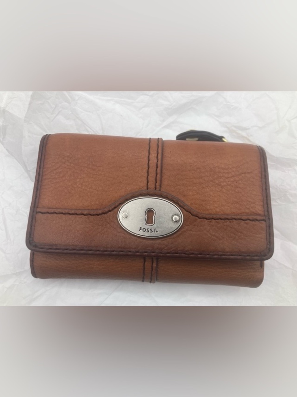 💙Fossil Tan Leather Wallet with Silver Accent folder